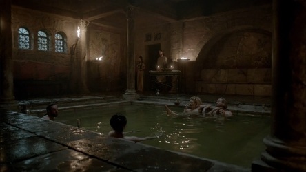 Scatto rubato al (bel) telefilm "Vikings", per mostrare re Ecgbehrt del Wessex offrire un bagno caldo ai suoi alleati (ca. 800 d.C.)