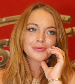 Lindsay Lohan è un'altra che non si separa mai dal "Love"