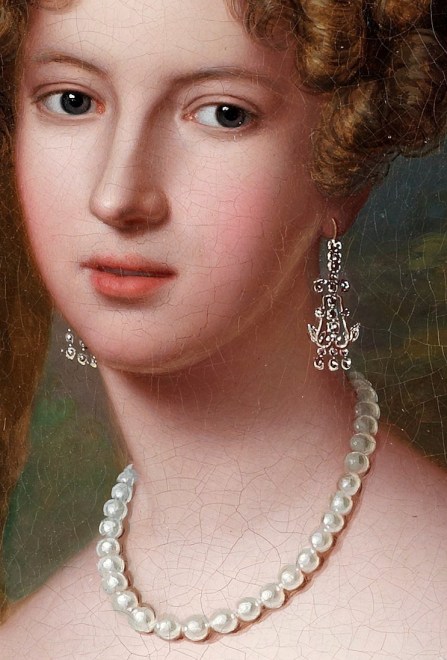 Woman with a pearl necklace
